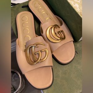 Used like new sandals Gucci